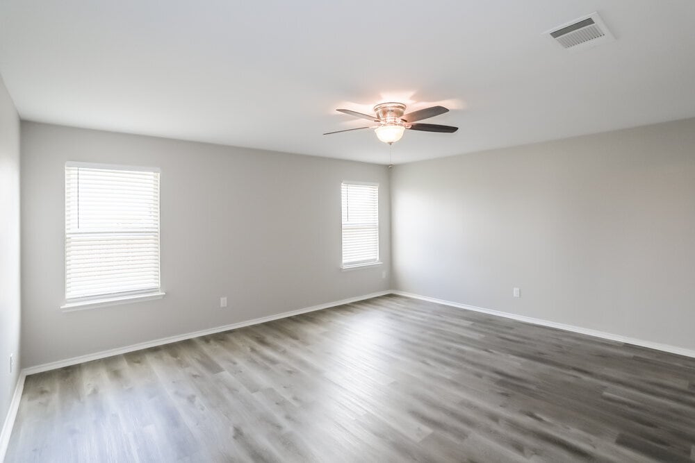 Building Photo - 1420 N Houston St