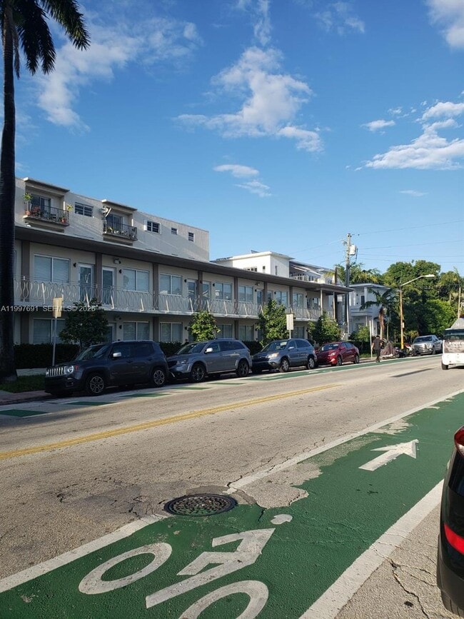 Building Photo - 1601 Meridian Ave