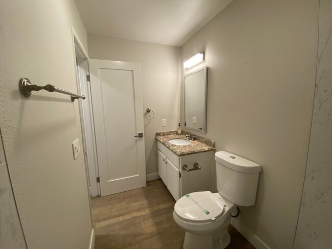 Building Photo - Beautifully Renovated Condo in Rancho Bernardo!