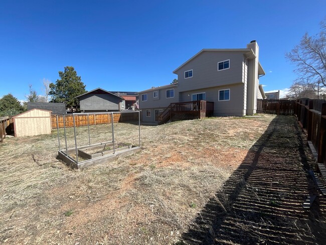 Building Photo - 5 Bedroom Home Available Near Research Pkw...