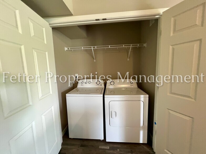 Building Photo - 5284 Canyon Cir