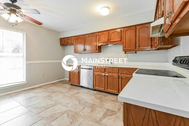 Building Photo - 3 Bedroom Pet-Friendly Home in Olive Branch, MS with Main Street Renewal