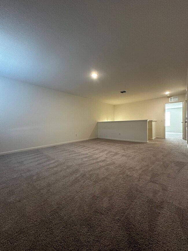 Building Photo - 14402 Woodland Holw