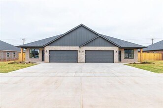 Building Photo - 7949 Sawdust Trl