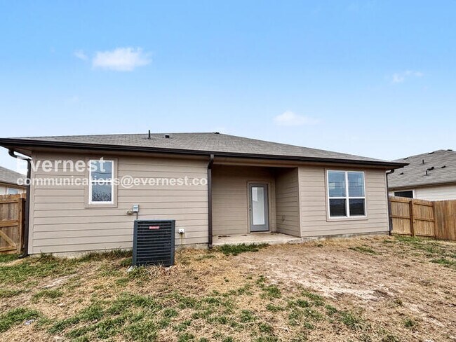 Building Photo - 713 Freedom Cir