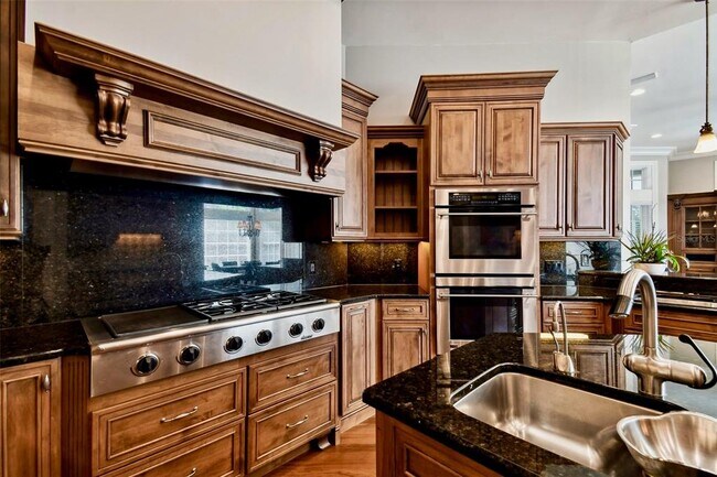 Building Photo - 704 Berrocales De Avila