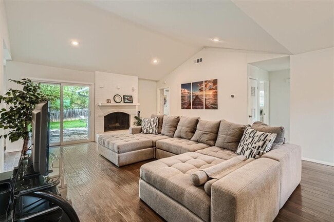 Building Photo - 6614 Ashland Dr