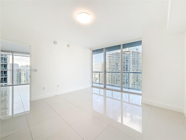 Building Photo - 475 Brickell Ave