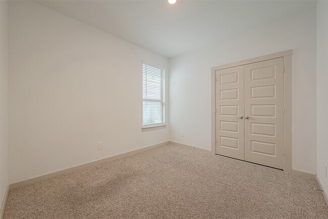 Building Photo - 29326 Red Rocks Pk Dr