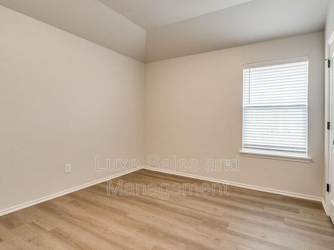 Building Photo - 10601 Lawson Ln