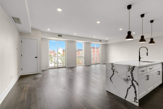 Building Photo - 1868 Frankford Ave