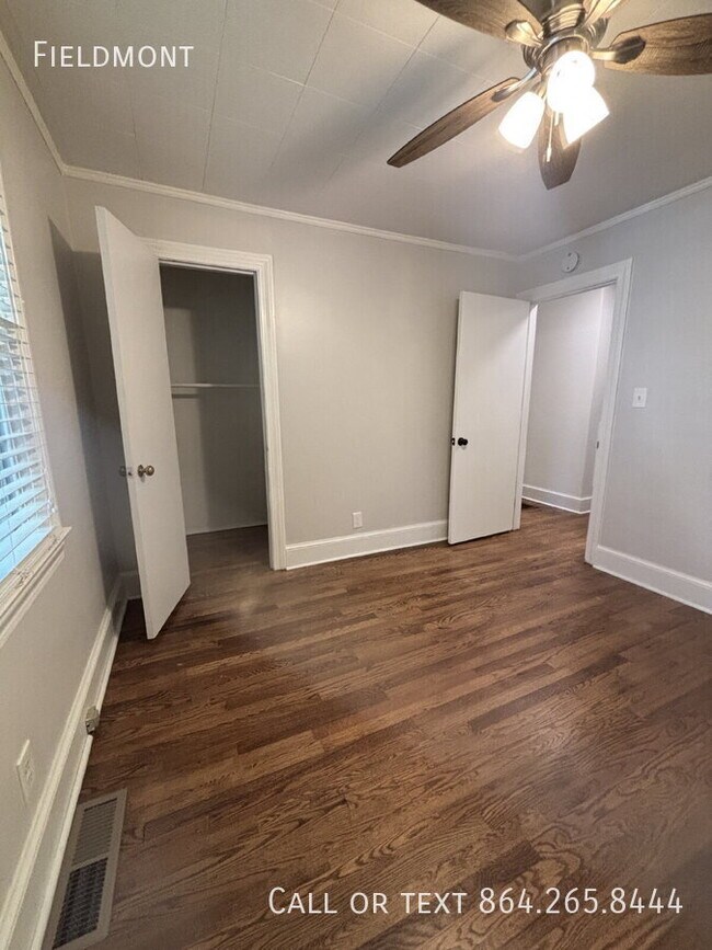 Building Photo - 104 Crescent Ridge Dr