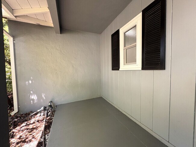 Building Photo - Charming 3BR/2BA Home in West Menlo Park