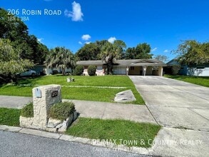 Building Photo - 206 Robin Rd