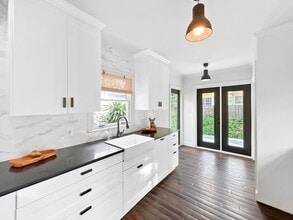 Building Photo - 3303 N Perry Ave