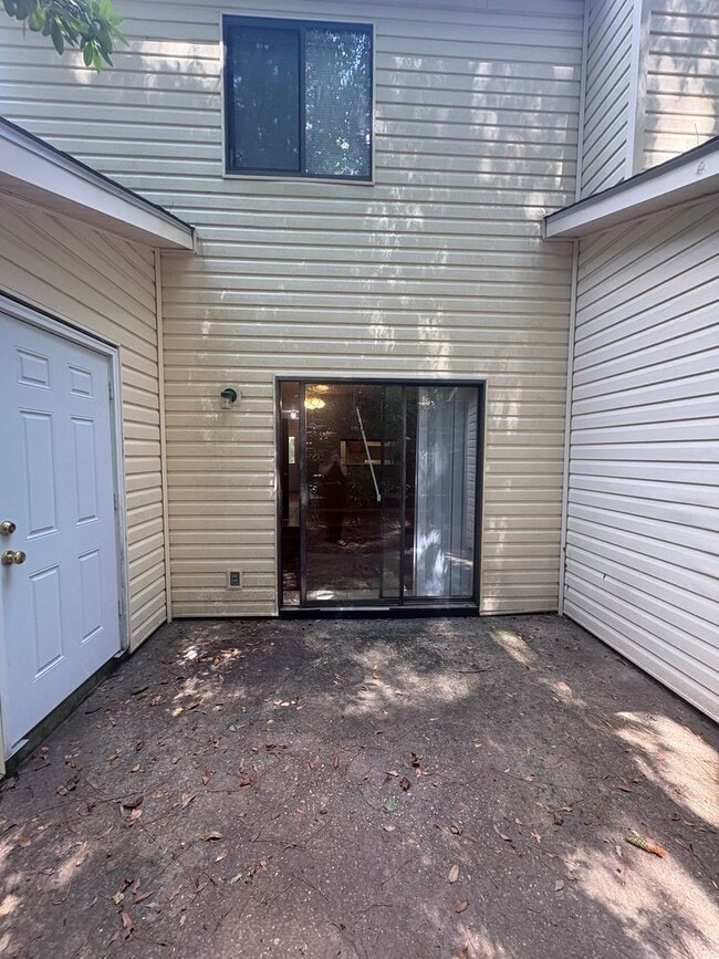 Building Photo - Rolling Acres Townhome.