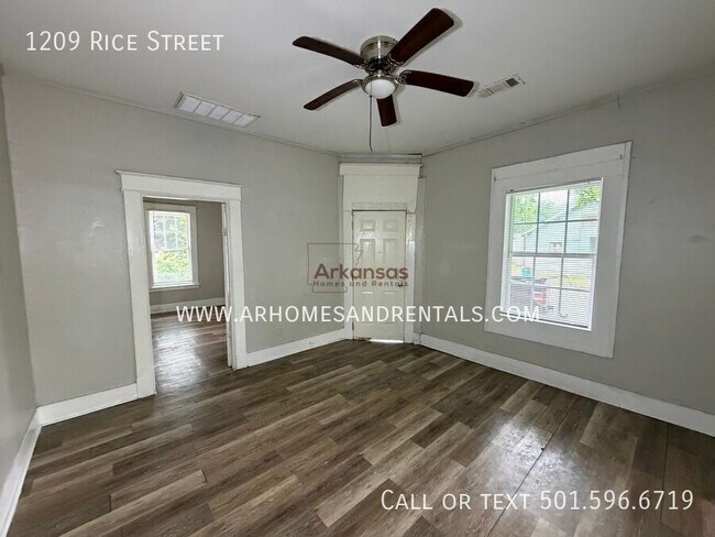 Building Photo - 1209 Rice St