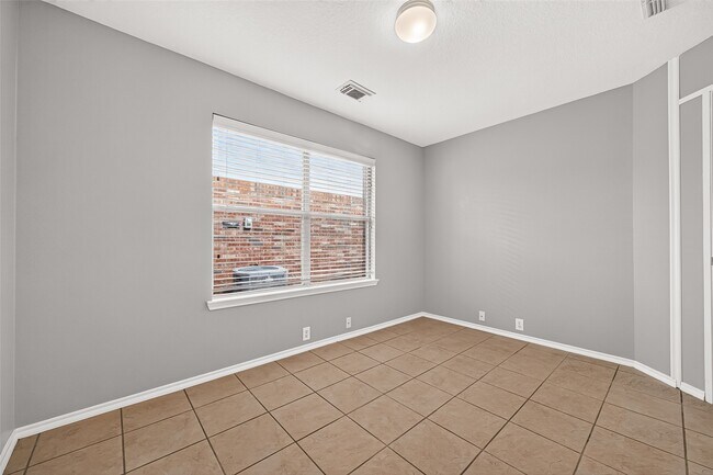 Building Photo - 14922 Sugar Sweet Dr