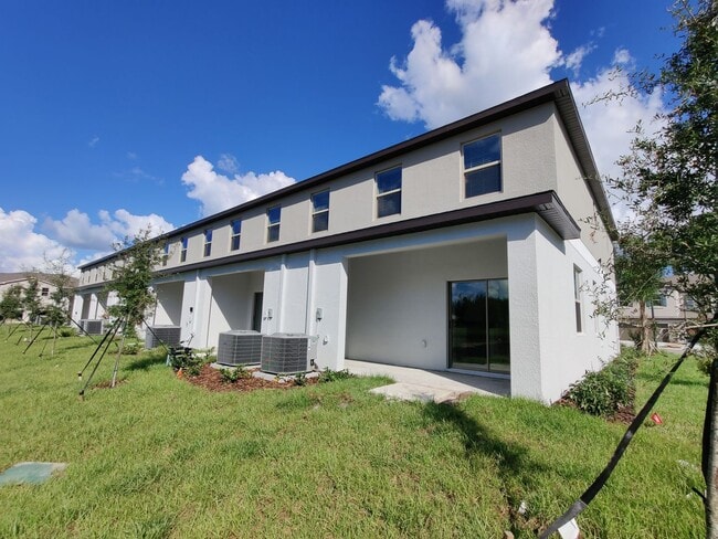 Building Photo - 23251 Willow Glen Way