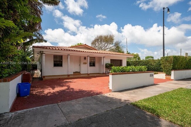 Building Photo - 1550 S Greenway Dr