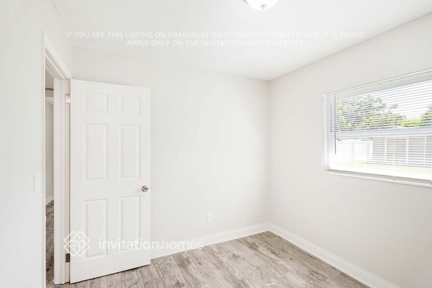 Building Photo - 909 Skyview Dr