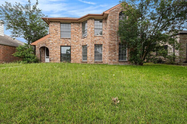 Building Photo - Beuatiful Home in Dallas County