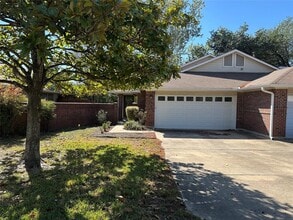 Building Photo - 1003 Markham Ln