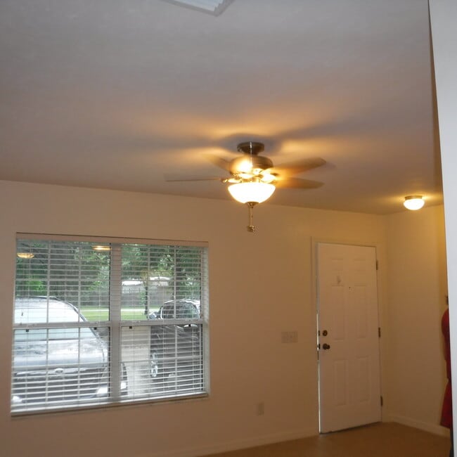 Building Photo - 1021 NE 2nd Ave