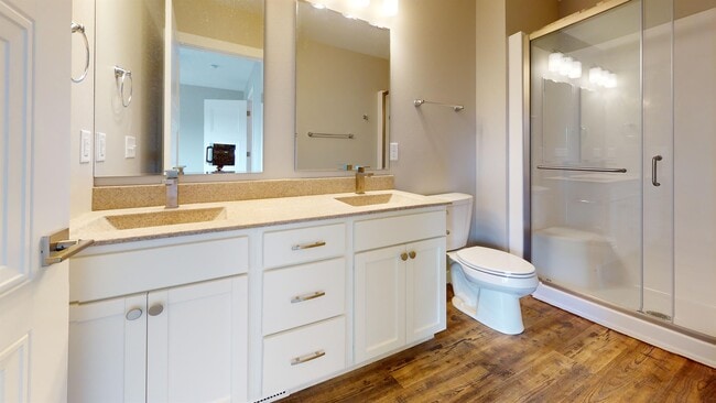 Building Photo - 203 Short St