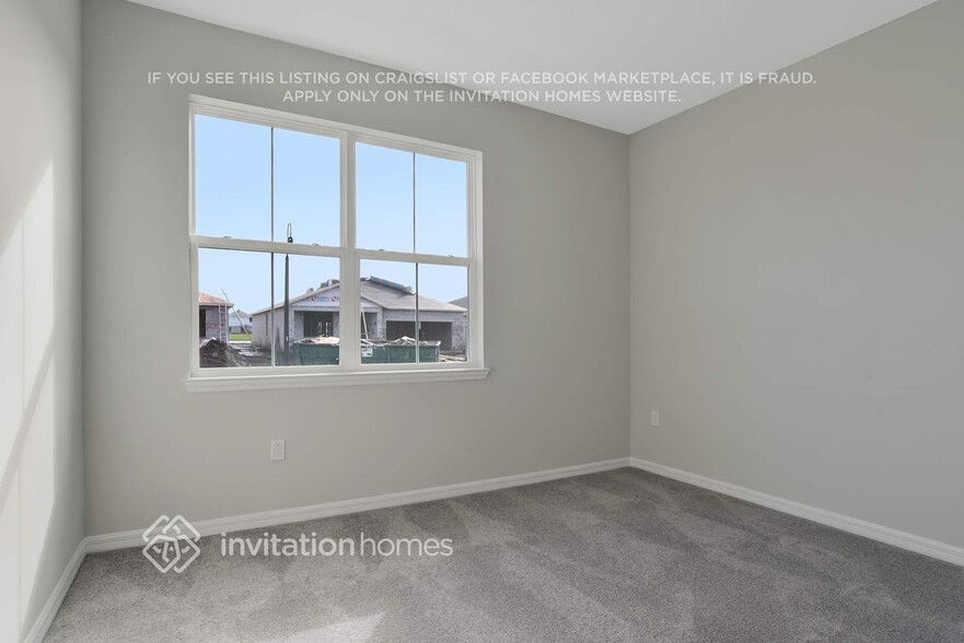 Building Photo - 1492 Grassland Ave