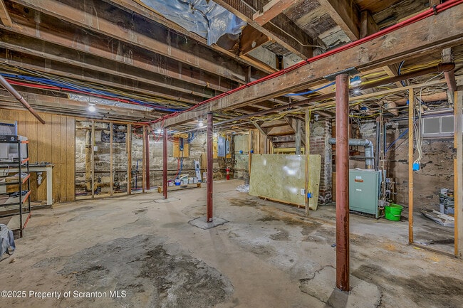 Building Photo - 55 Welles St