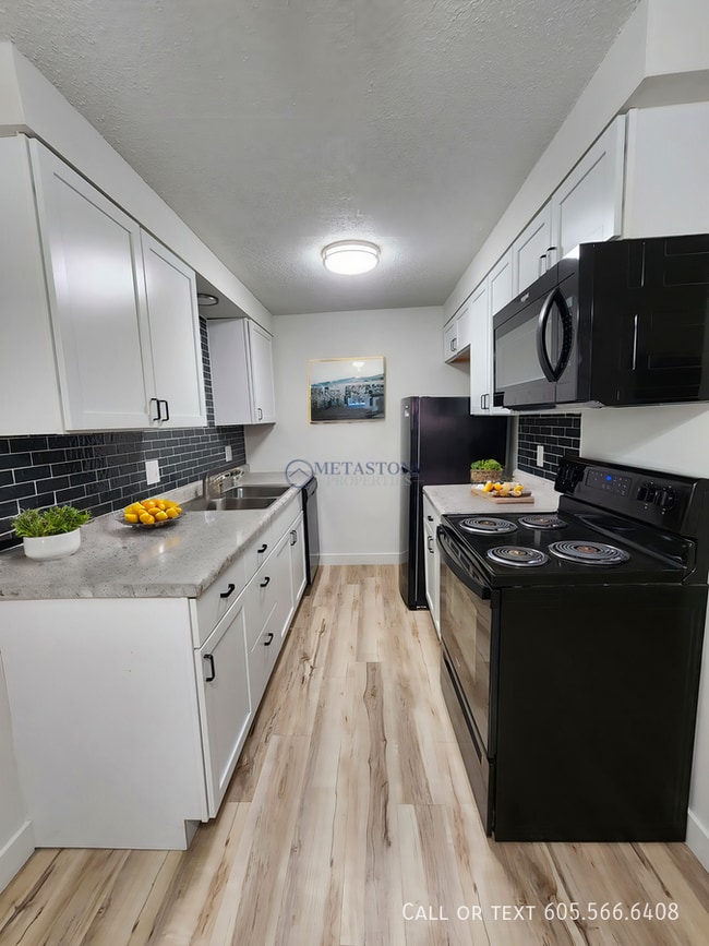 Building Photo - 6804 W 46th St