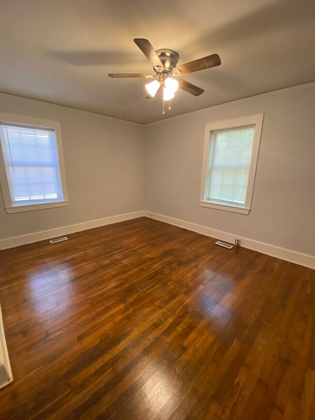 Building Photo - 161 Cambridge Cir