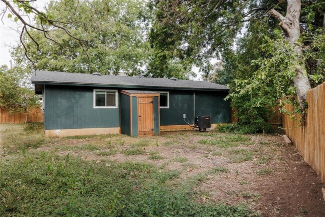 Building Photo - 1403 Randy Cir