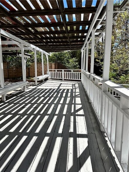 Building Photo - 2415 Mercedes