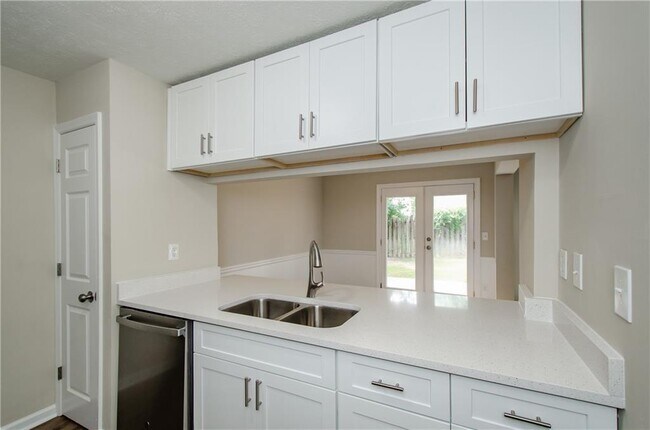 Building Photo - 10840 Mortons Crossing