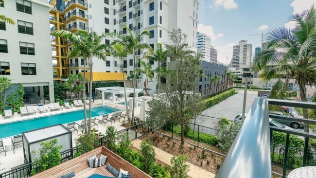 Building Photo - 120 NE 4th St