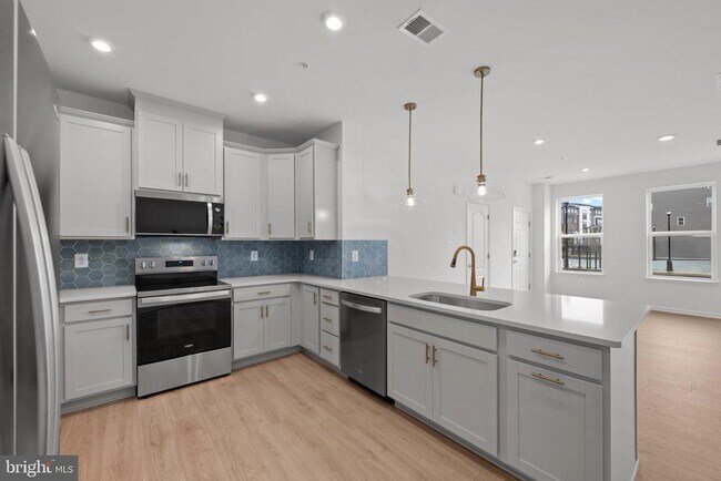 Building Photo - 9942 -A Count Fleet Cres
