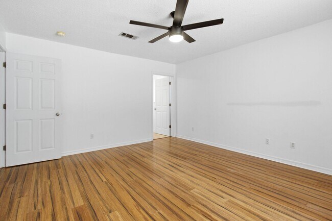 Building Photo - 5135 Whitehurst Ln