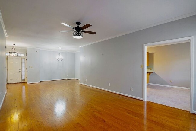 Building Photo - Convenient 3BR/2BA in Homewood