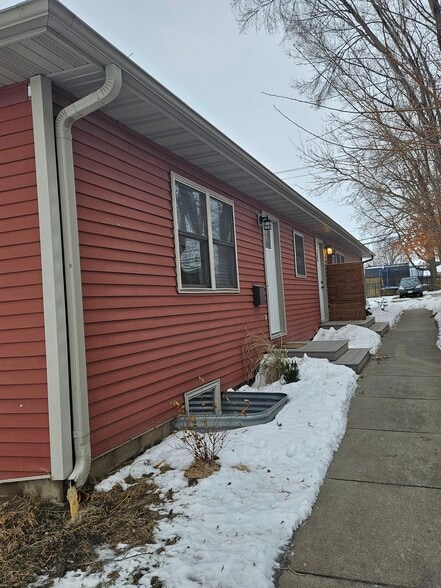 Building Photo - 1317 6th St