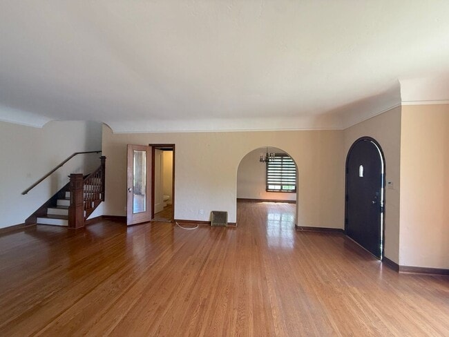 Building Photo - 2935 Monterey Rd