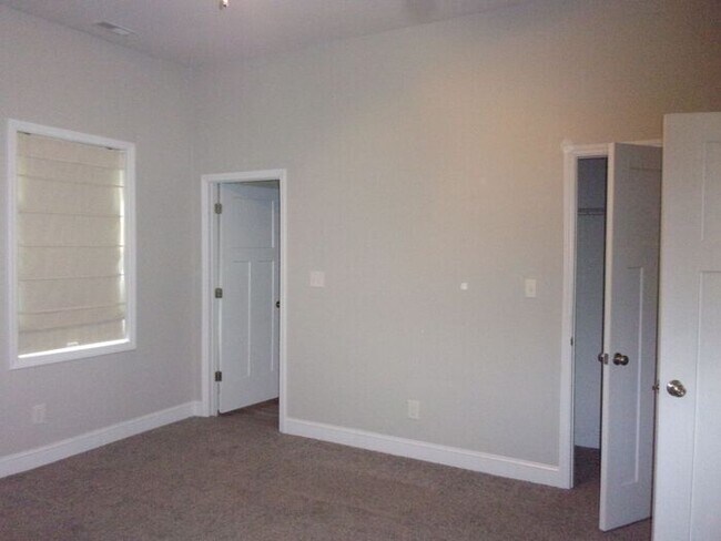 Building Photo - Beautifully Renovated 2 Bedroom 1 Bath Home - Minutes to Downtown Rock Hill