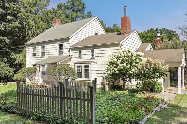 Building Photo - 264 Titicus Rd