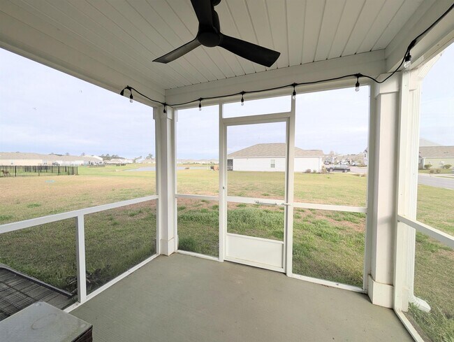 Building Photo - 851 Woodland Farms Cir