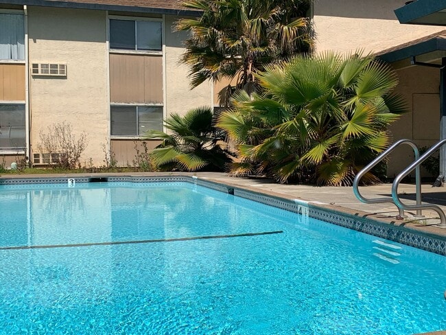 Building Photo - 1930 Wright Street