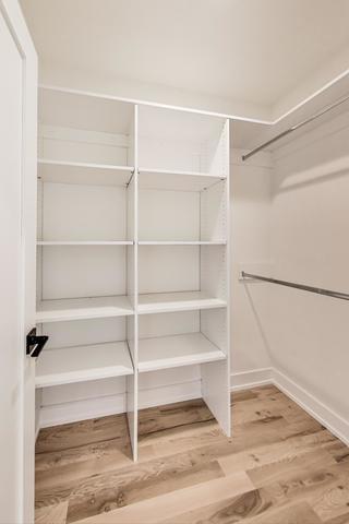 Building Photo - 5035 N Lincoln Ave