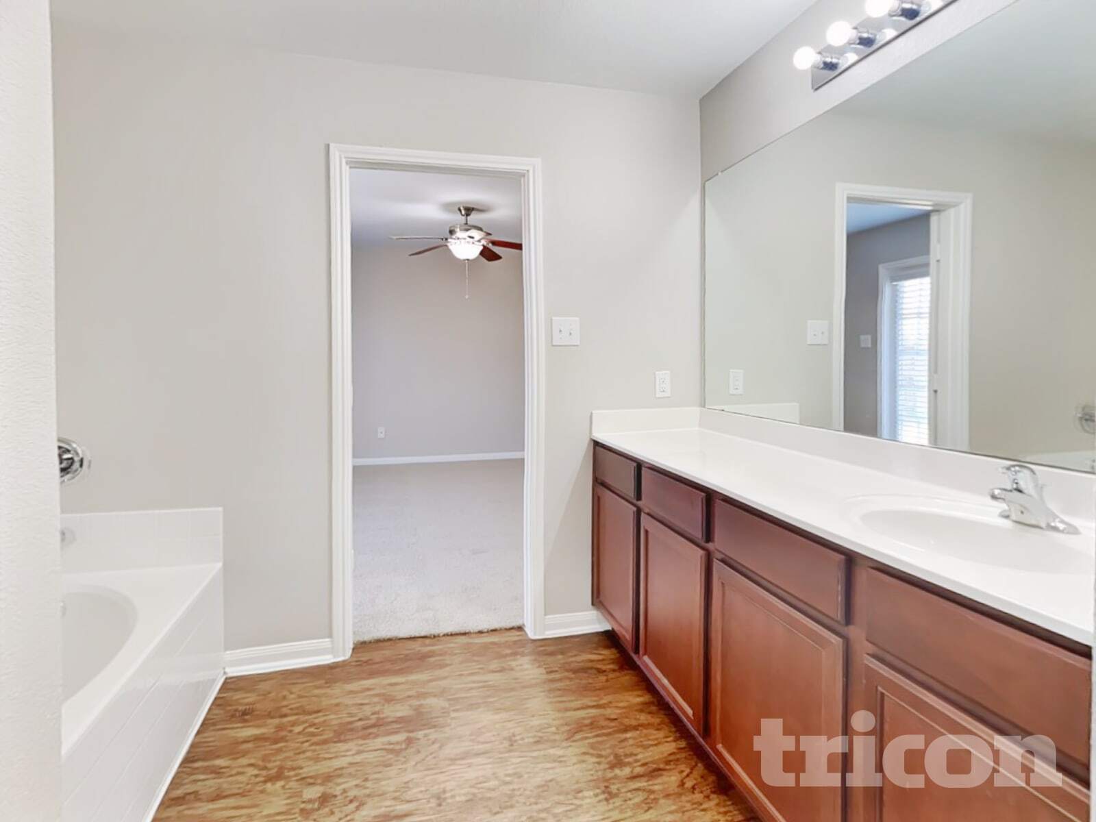 Building Photo - 2322 Oyster Bay Ave