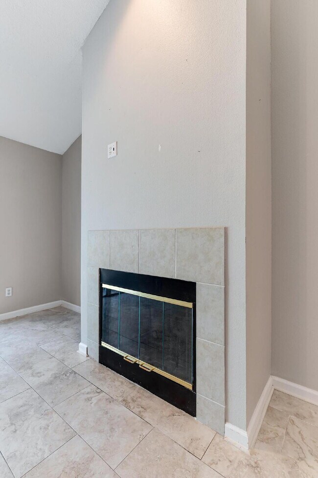 Building Photo - "Spacious 3-Bedroom Home with 2 Full Baths in the Heart of Palm Coast!"