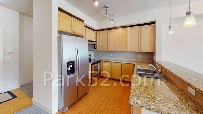 Building Photo - $500 Discount!! 1 Bedroom Condo in Downtown Tacoma